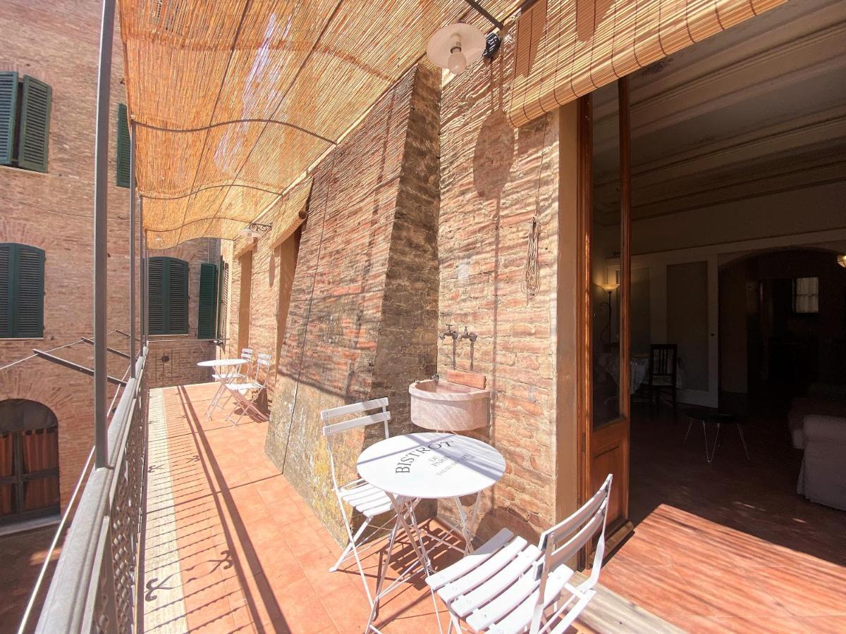 La Fonte-With Balcony Close By Piazza Del Campo เซียนา ภายนอก รูปภาพ