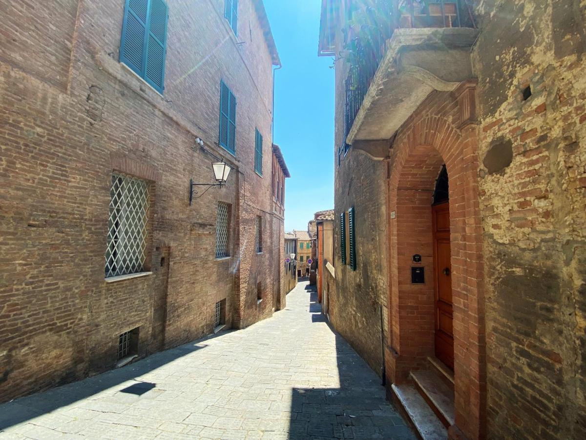 La Fonte-With Balcony Close By Piazza Del Campo เซียนา ภายนอก รูปภาพ