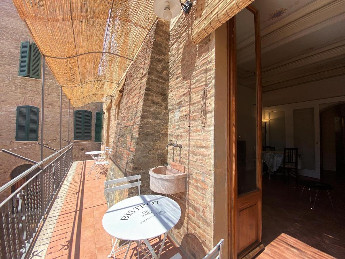 La Fonte-With Balcony Close By Piazza Del Campo เซียนา ภายนอก รูปภาพ